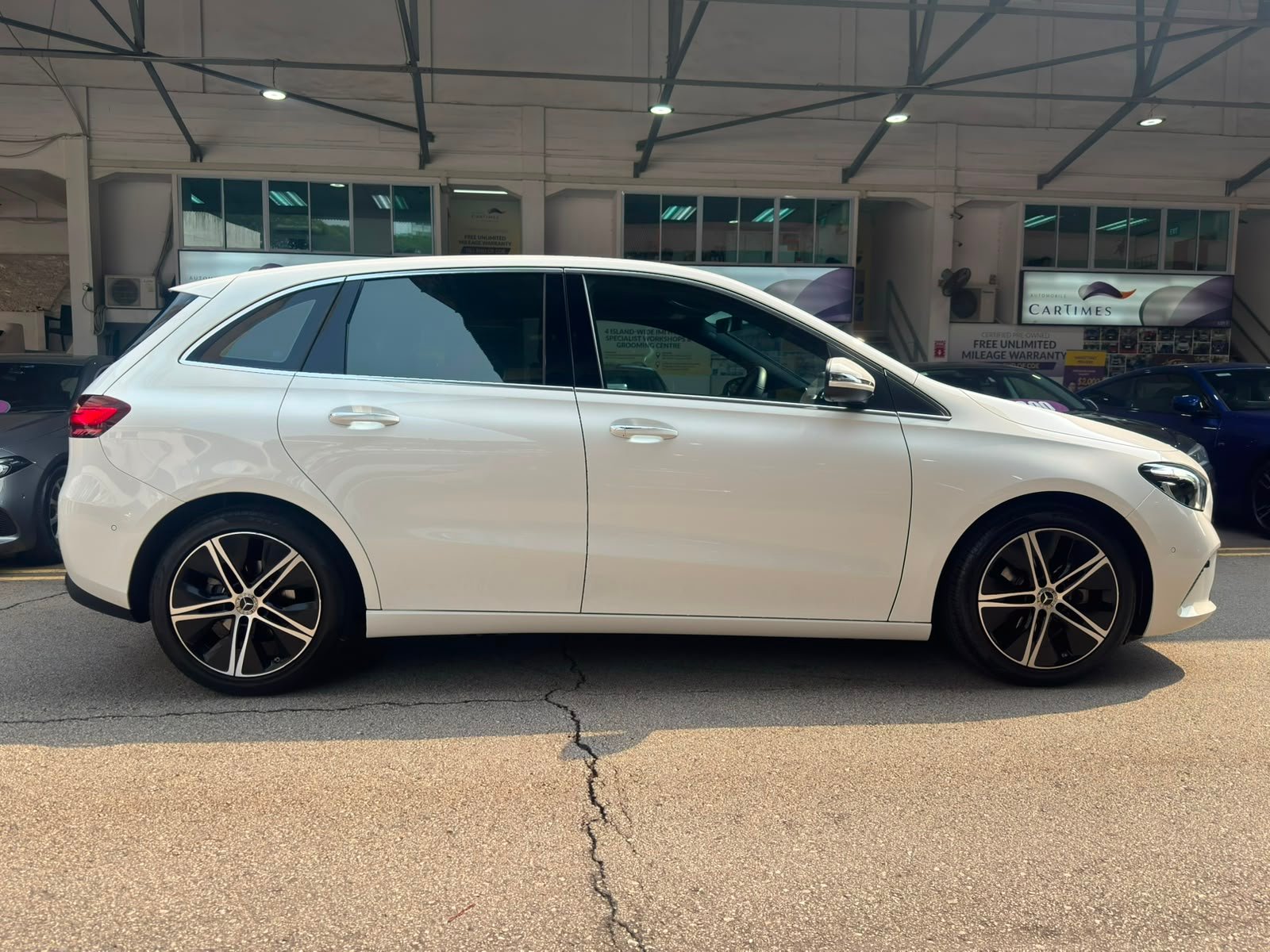 Mercedes-Benz B180 Progressive photo 4